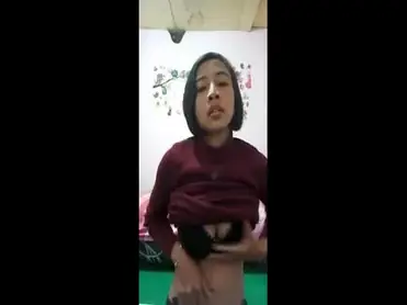 Dokumentasi Gadis Cantik Baju Cokelat Live Kasur 2026 poster