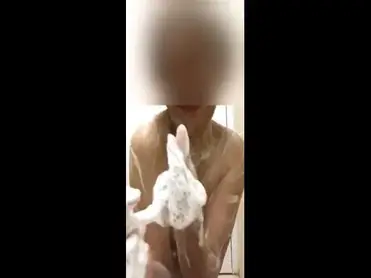 Dokumentasi Tante Janda Cantik Bersantai Di Kasur poster