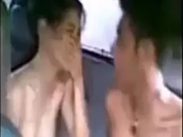 Gadis Cantik Pasrah Goyang Di Mobil Crot poster