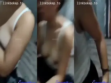 Gadis Cantik Pasrah Goyang Kasur Bareng Pacar poster