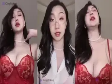 Gadis Cantik Pasrah Goyang Kasur Mobil poster