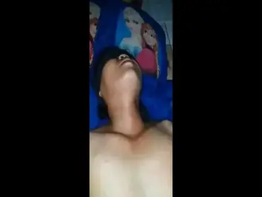Gadis Istri Cantik Pasrah Goyang Kasur Tidur poster