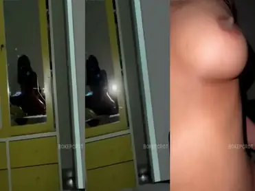 Gadis Semok Cantik Pasrah Goyang Posisi Atas poster