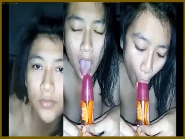Janda Sange Colmek Pake Botol Parfum poster