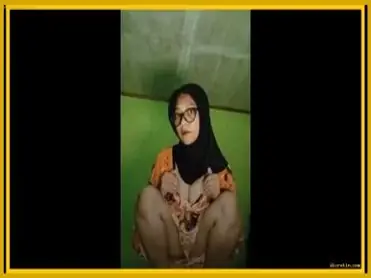 Sarah Jilbab Colmek Demi Memuaskan Hasrat Yang Tertahan poster