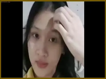 Si Cantik Baju Kuning Selfie Pamer Puting Tete poster