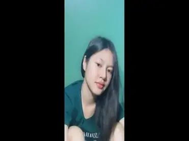 Tante Istri Cantik Pasrah Goyang Kasur Hot poster