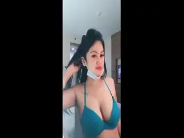Tante Semok Cantik Pasrah Goyang Kasur Crot poster