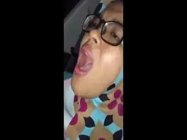 Ukhti Hijab Cantik Pasrah Servis Kasur Mobil poster